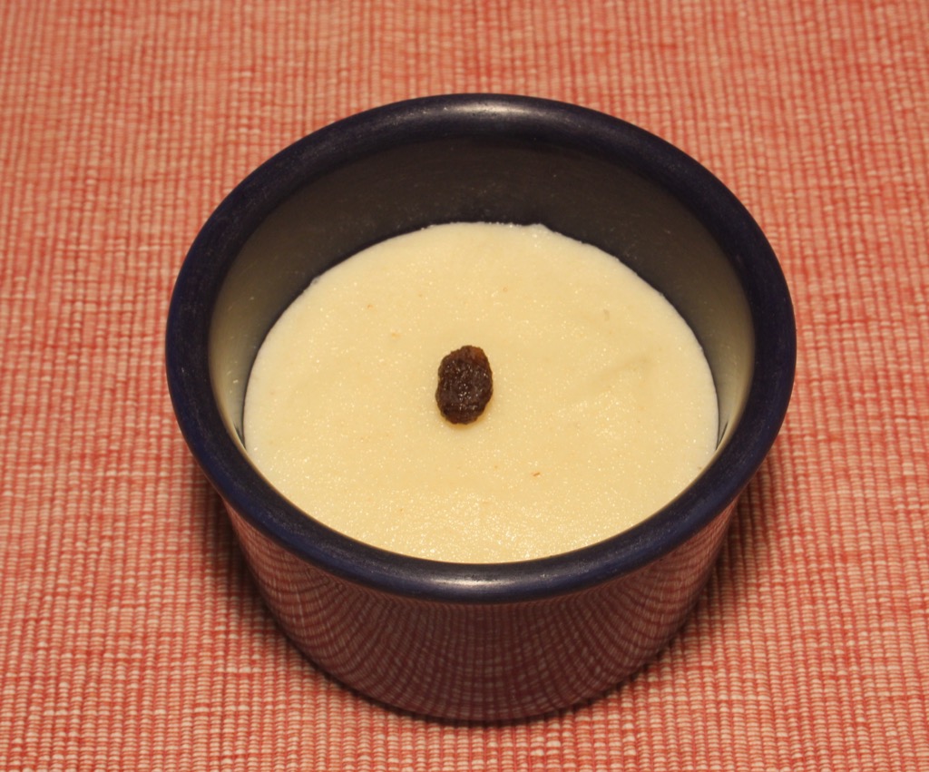 Semoule, raisins secs et fleur d’oranger – Semolina pudding with raisins and