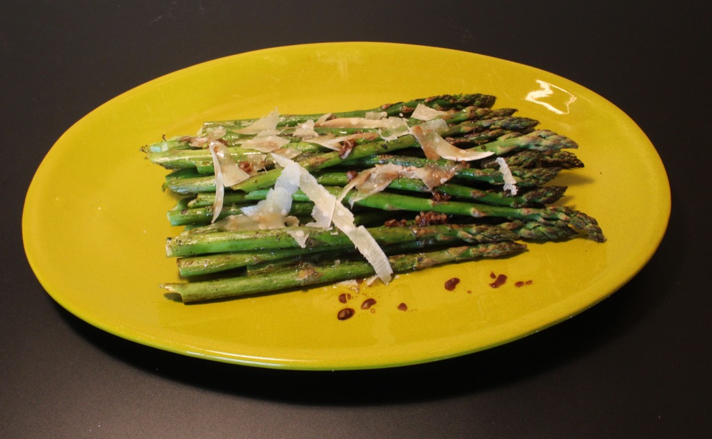 Asperges vertes grillées – Green asparagus on the BBQ