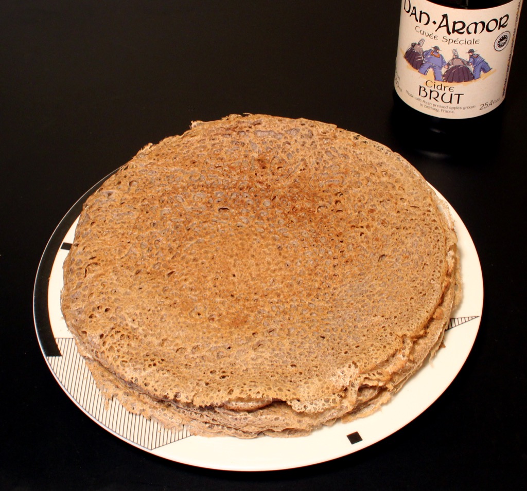 Pâte pour galettes de blé noir – Buckwheat pancakes batter (“galettes”)